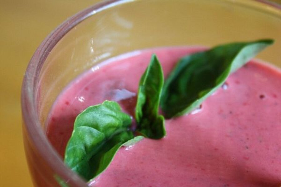 Strawberry basil smoothies